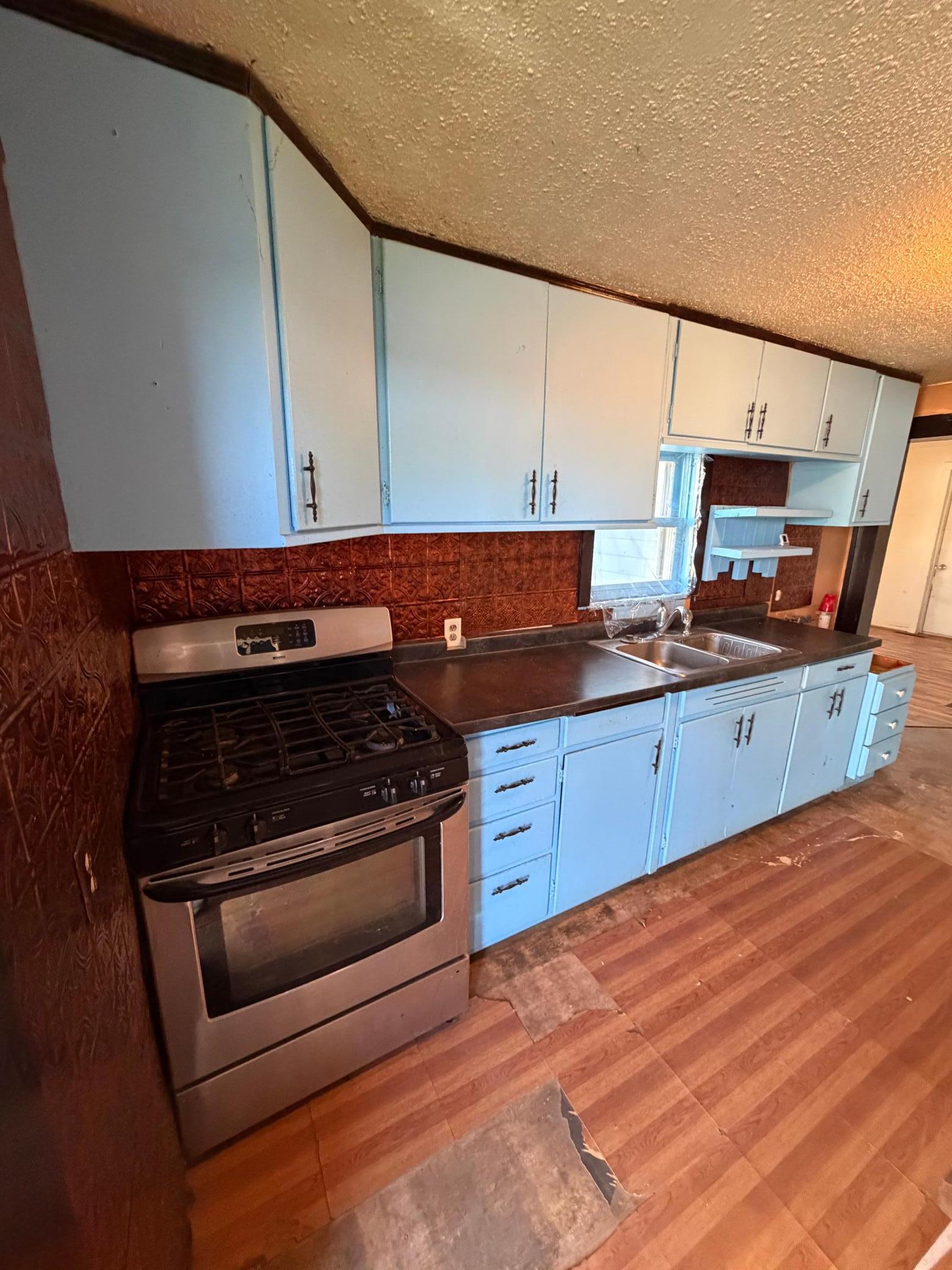 5 Kitchen 3.jpg