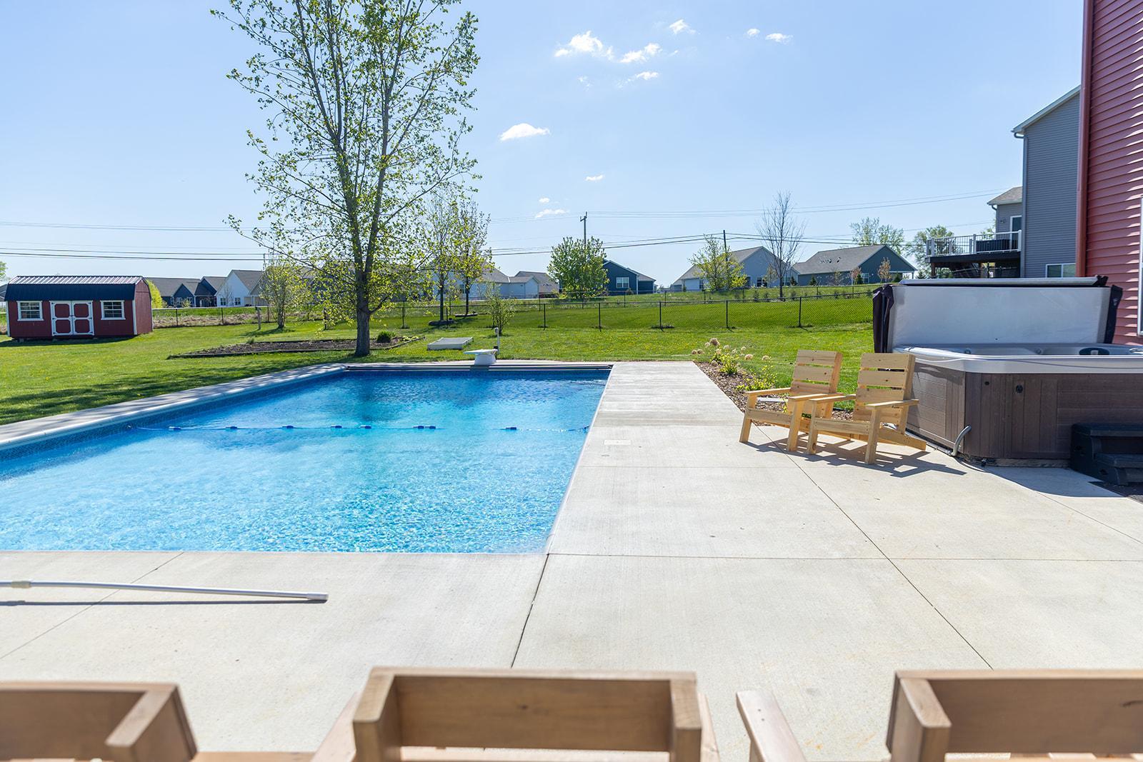 Pool AND hot tub?!