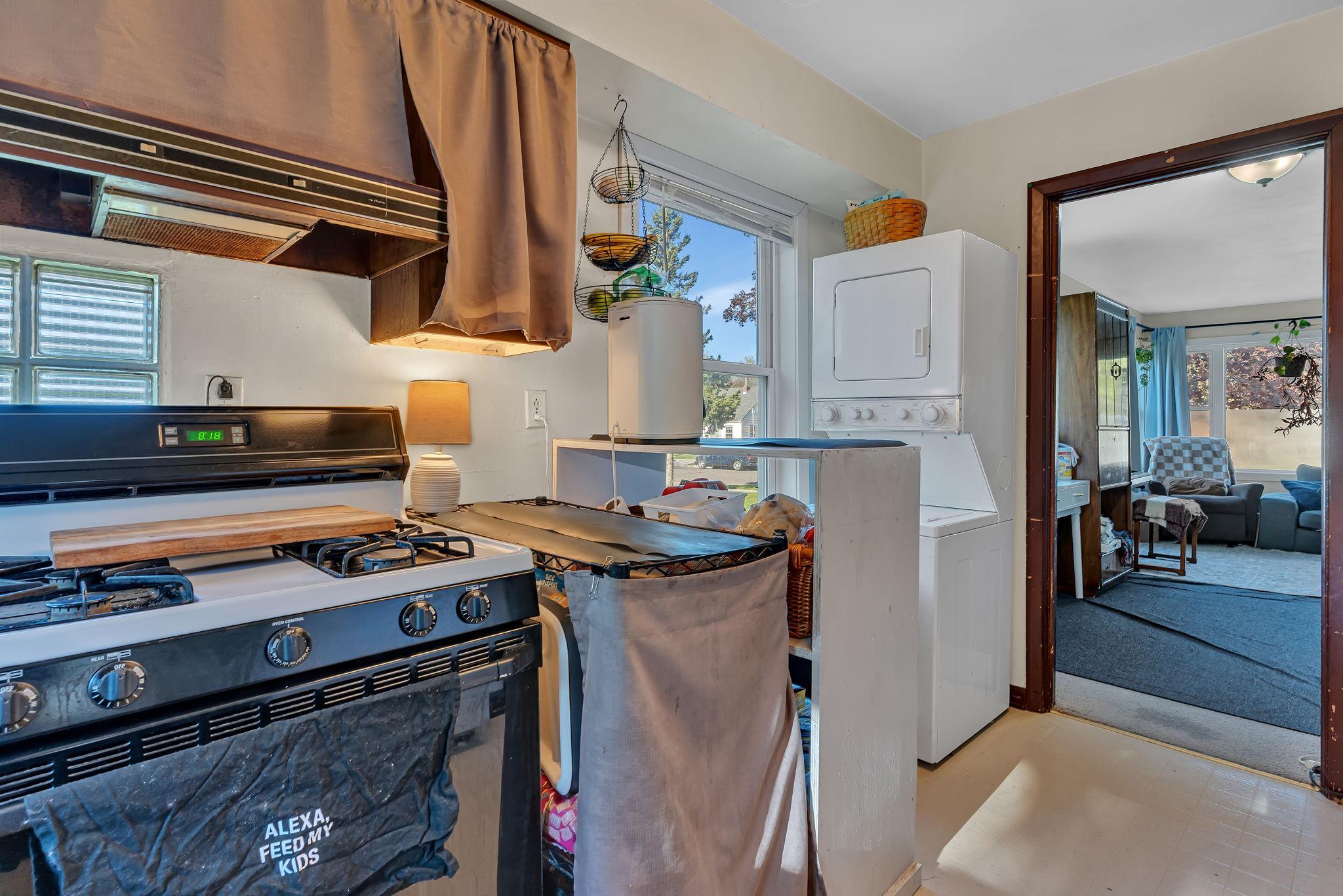 509-Kitchen/Laundry