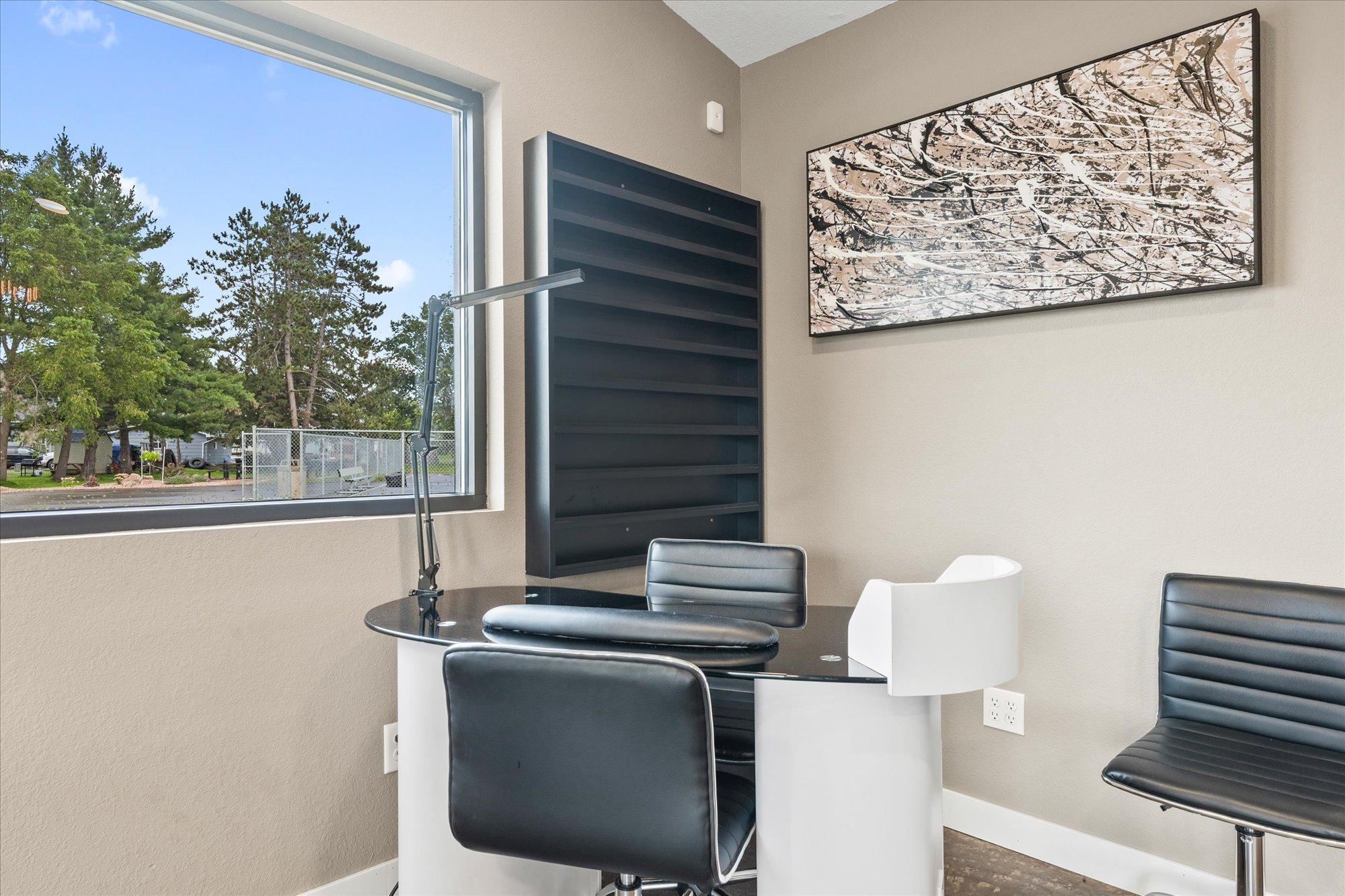 nail station.jpg