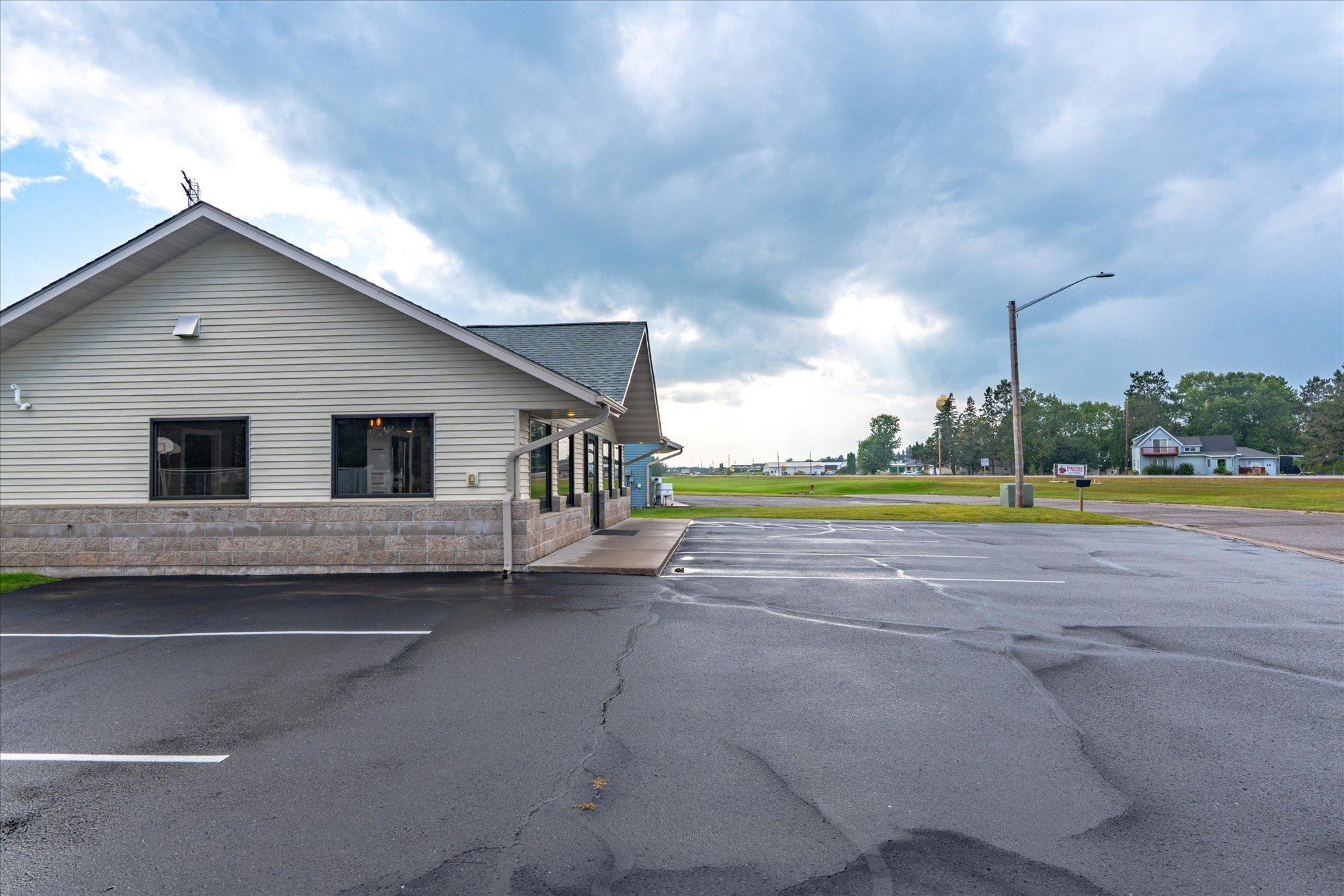 Side view main hwy.jpg