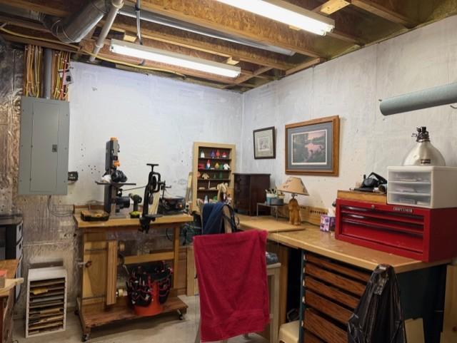 Space for work shop in LL