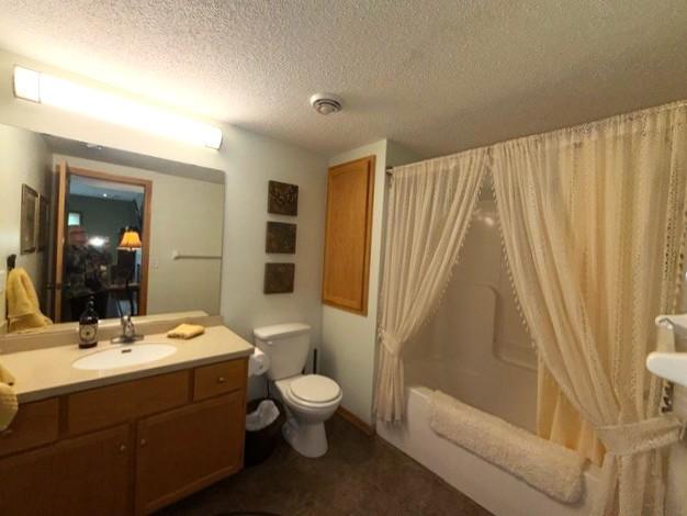 LL Full Bath - Cermiac floor