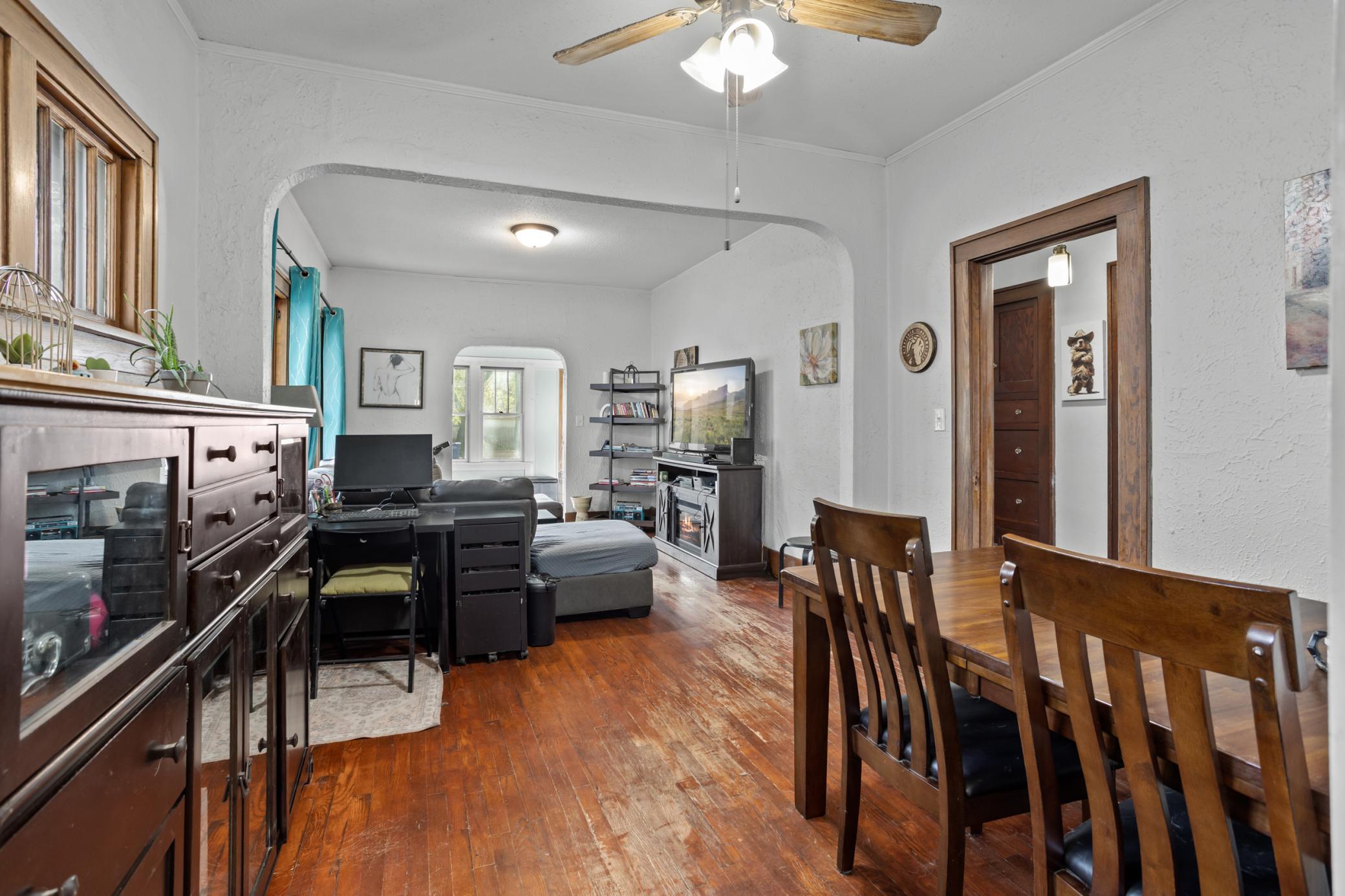 Dining/living room