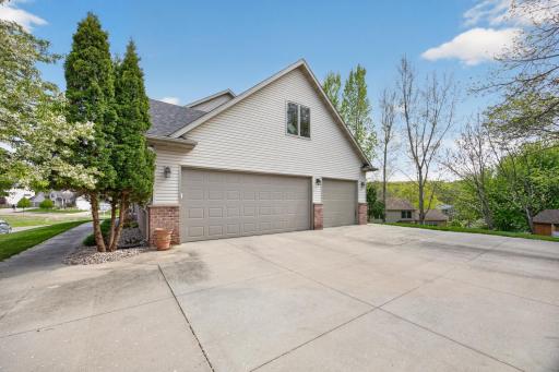 2719 Rocky Creek Lane NE, Rochester, MN 55906