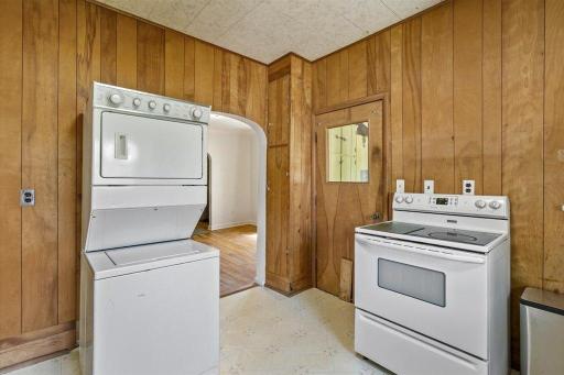 323 4th Street SE, Staples, MN 56479