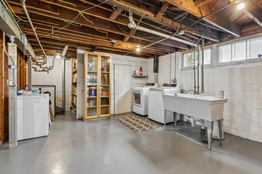 4741 Ewing Avenue S, Minneapolis, MN 55410