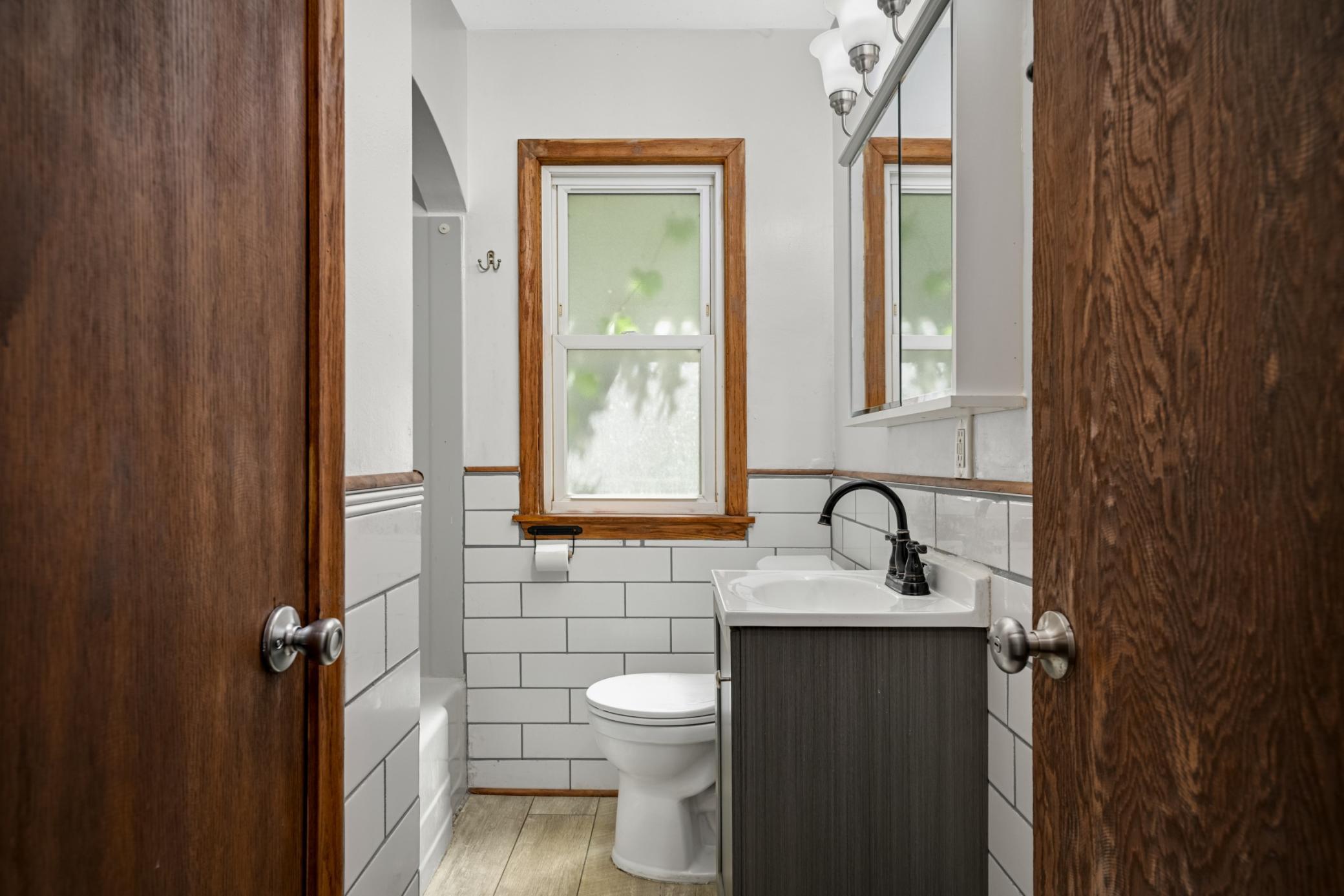Main-level full bathroom