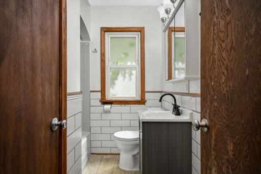 1015 Hubbard Avenue, Saint Paul, MN 55104