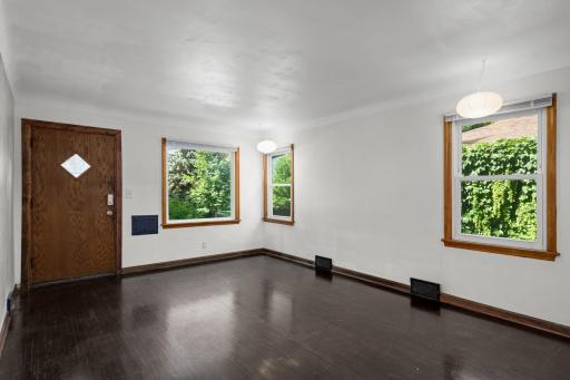 1015 Hubbard Avenue, Saint Paul, MN 55104