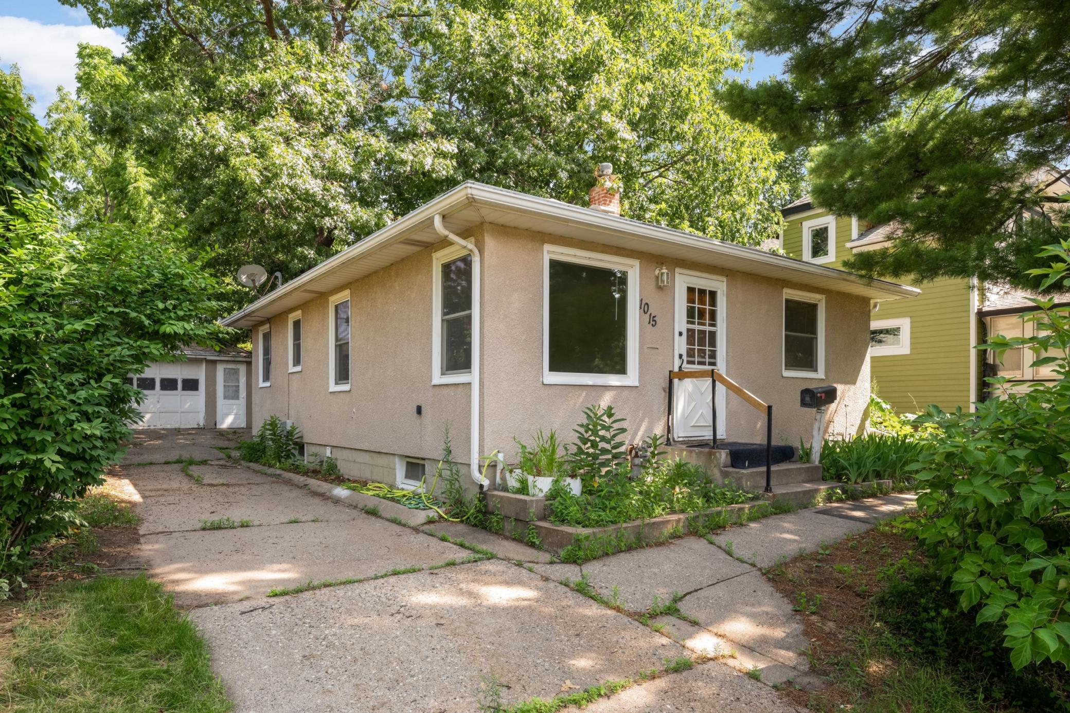 Low-maintenance stucco siding