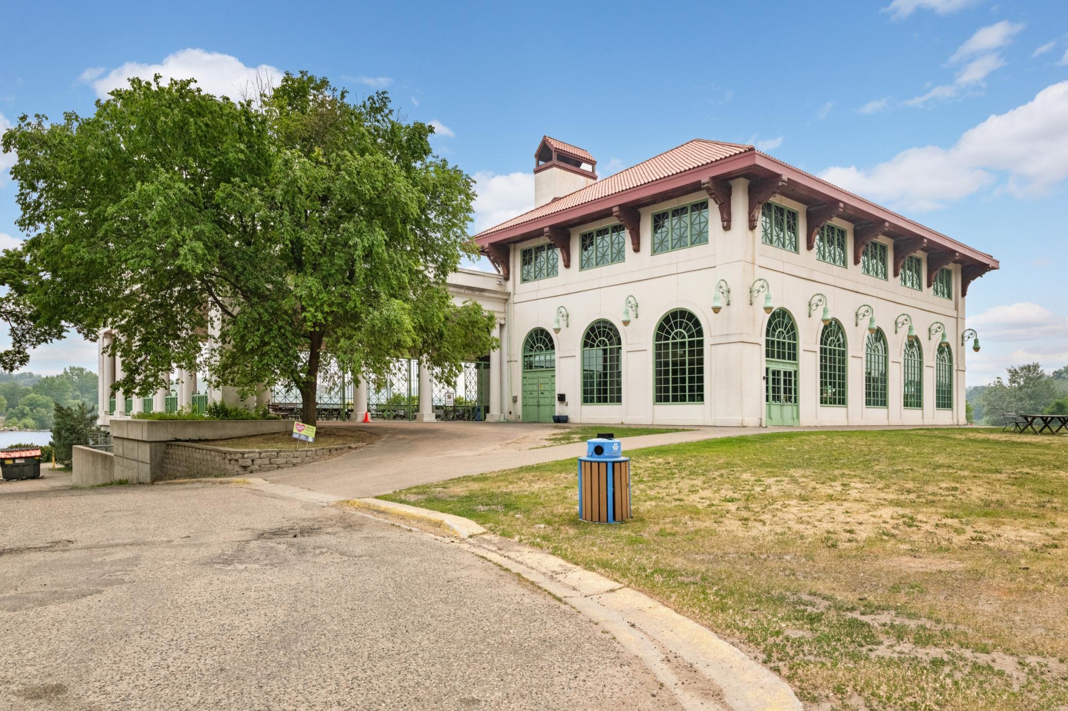 Iconic lakeside pavilion just minutes away