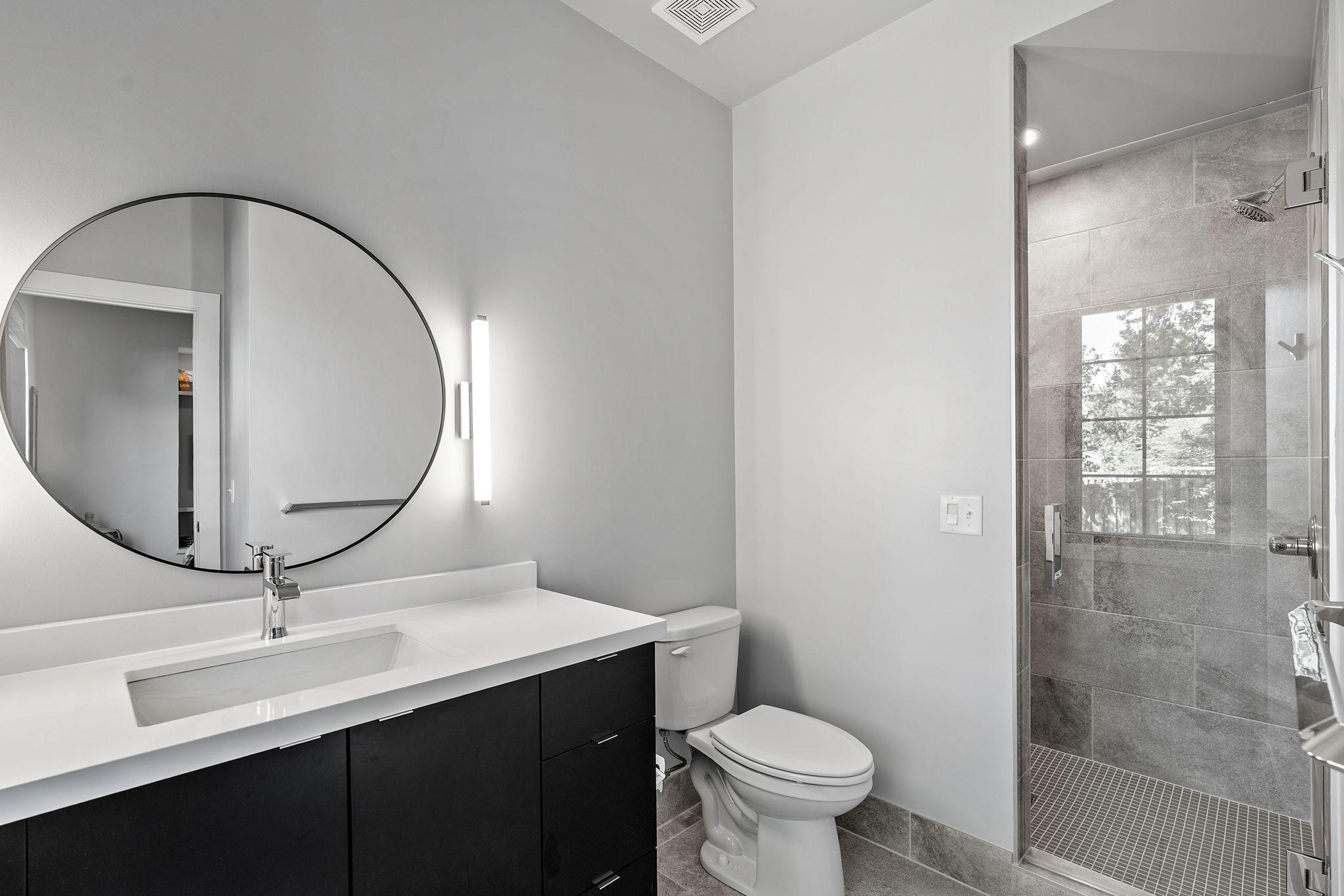 Second bedroom ensuite