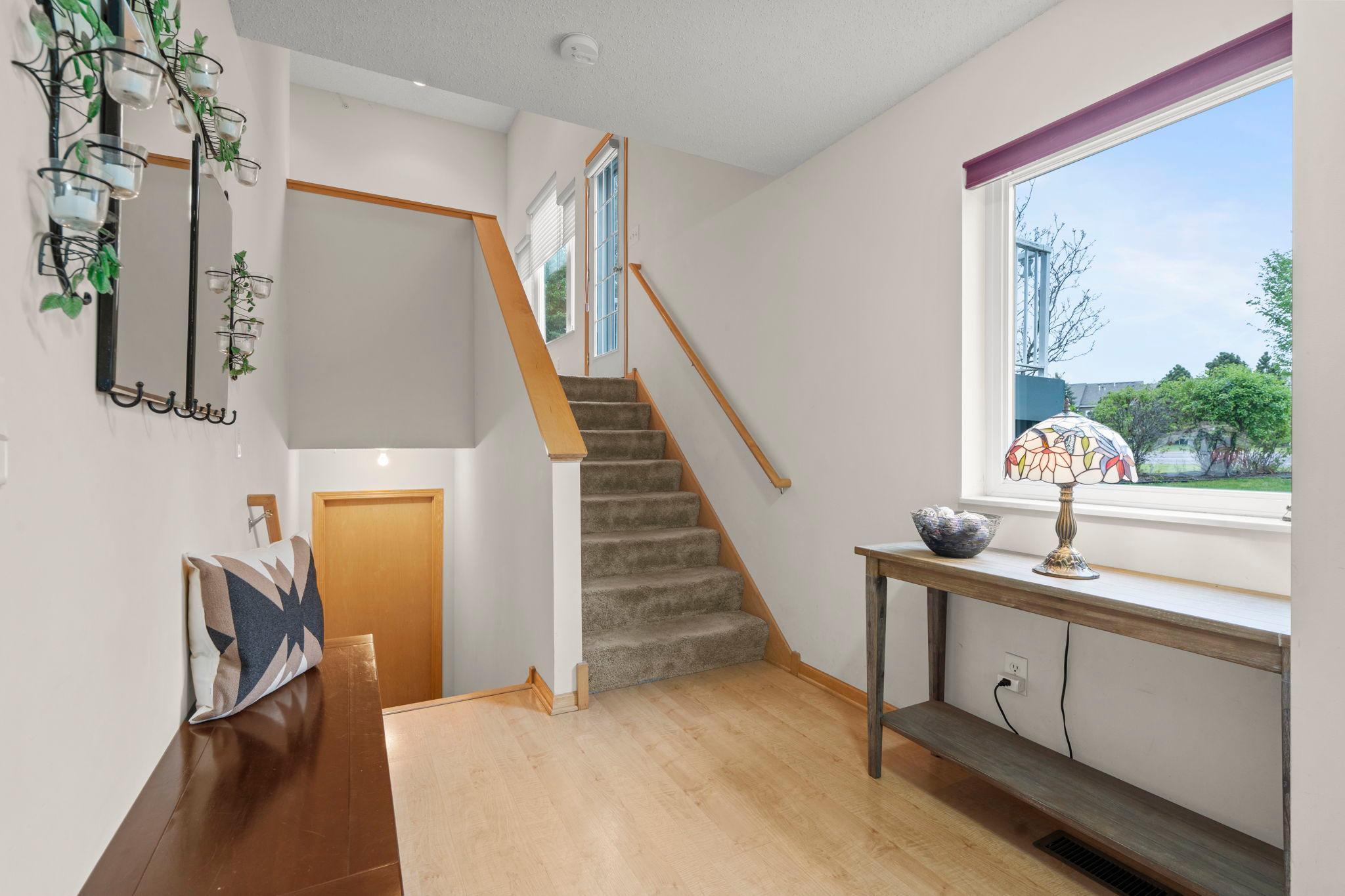 16-web-or-mls-17620 69th Pl N-69.jpg