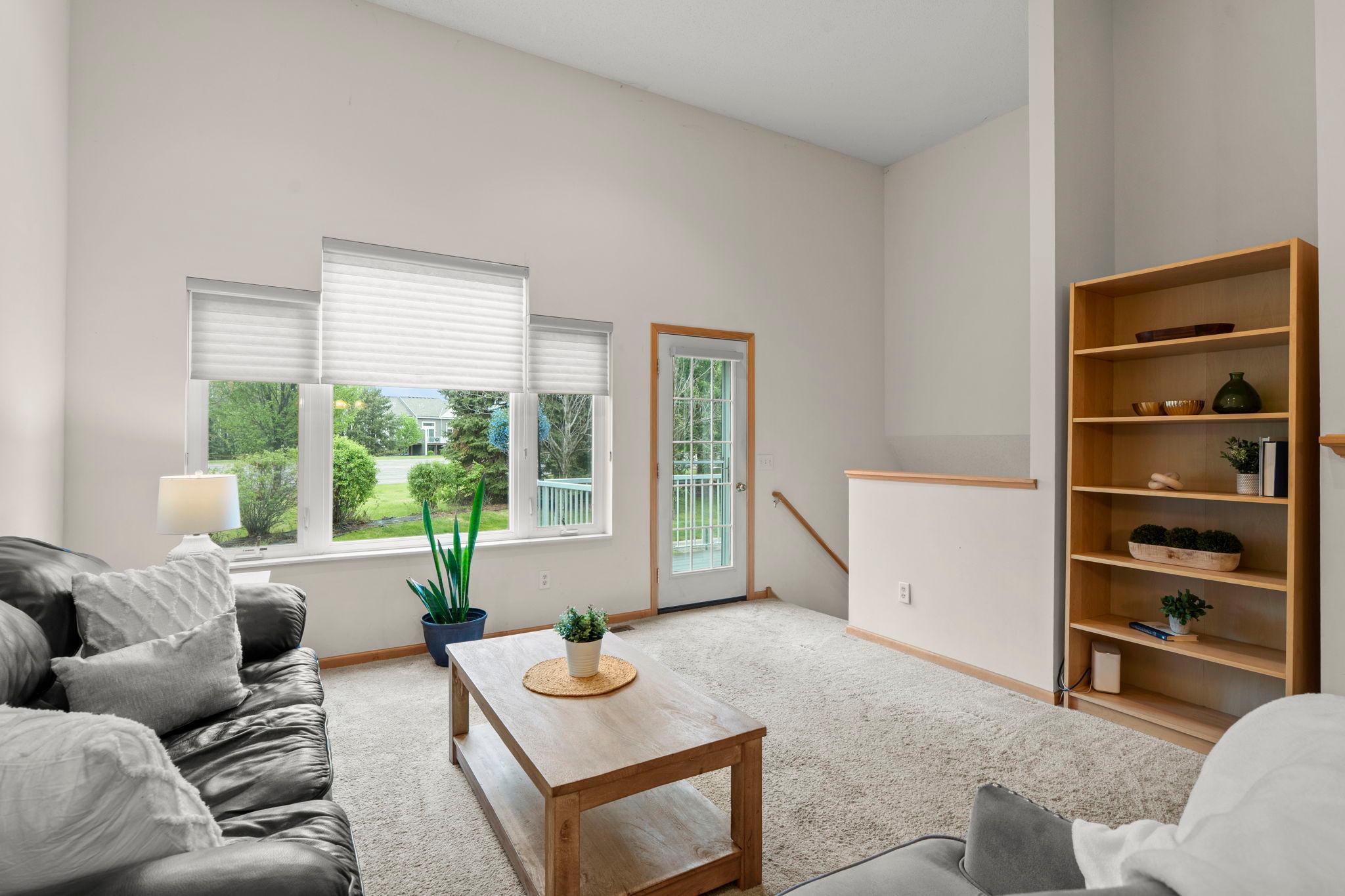 21-web-or-mls-17620 69th Pl N-99.jpg