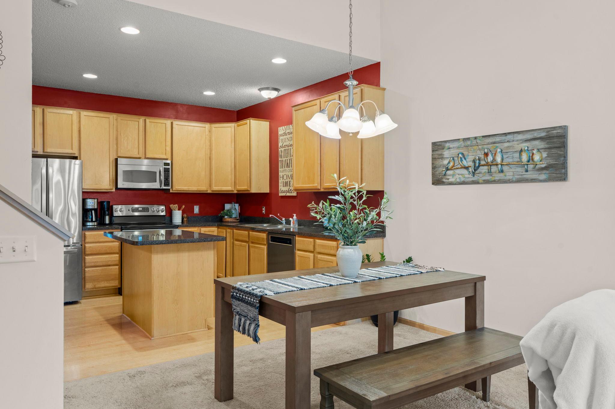 22-web-or-mls-17620 69th Pl N-124.jpg