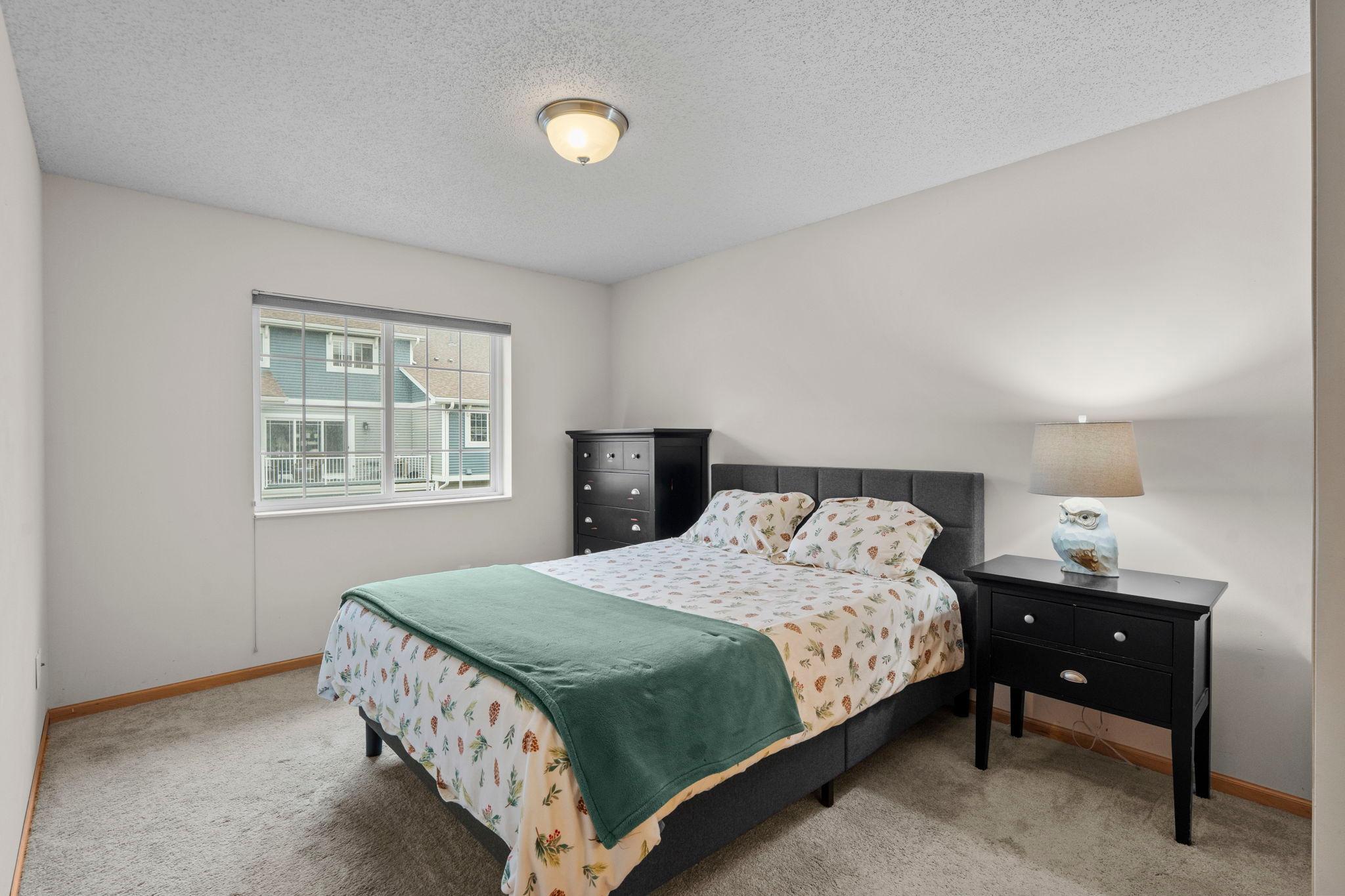 39-web-or-mls-17620 69th Pl N-209.jpg