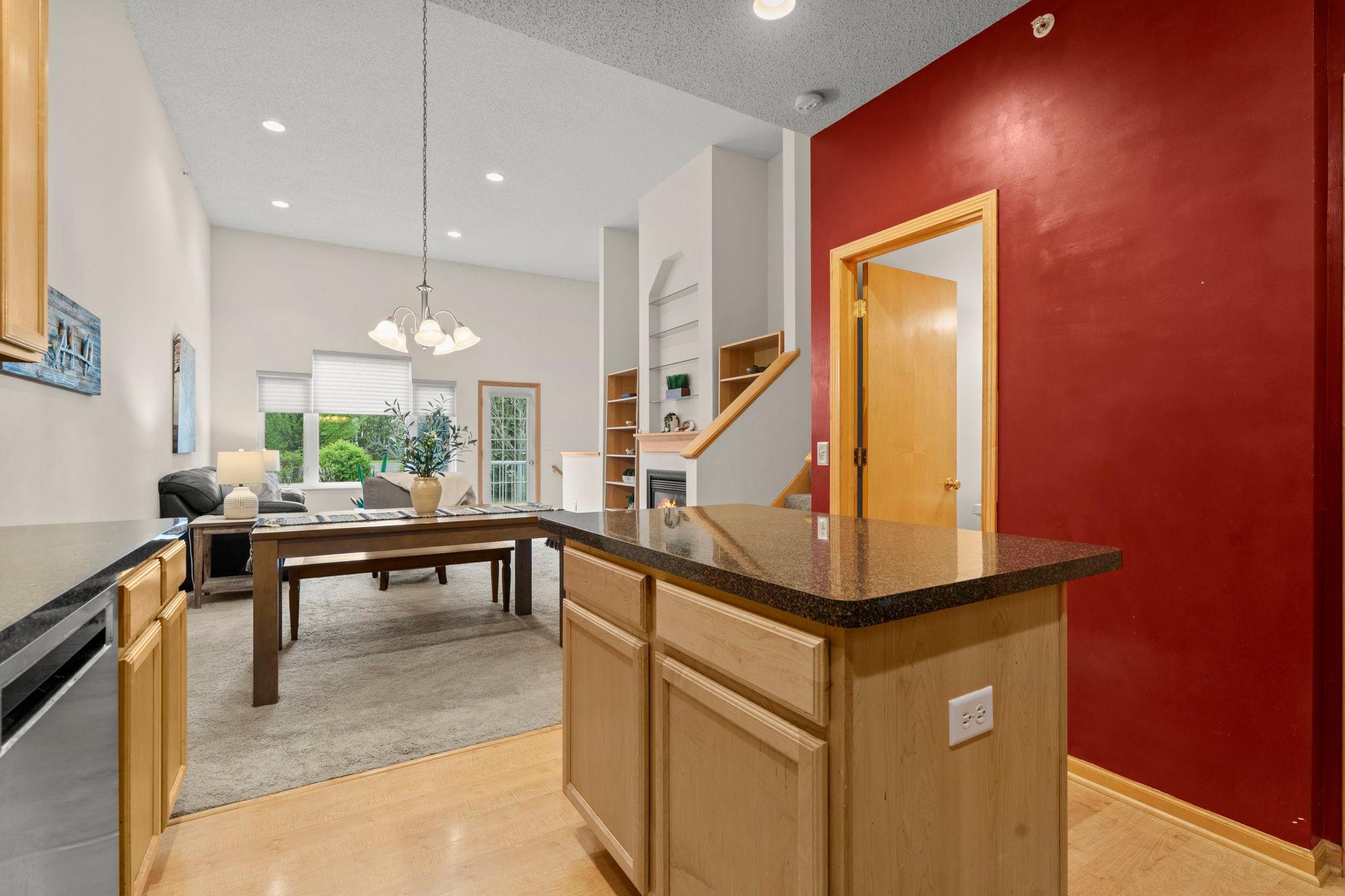26-web-or-mls-17620 69th Pl N-144.jpg