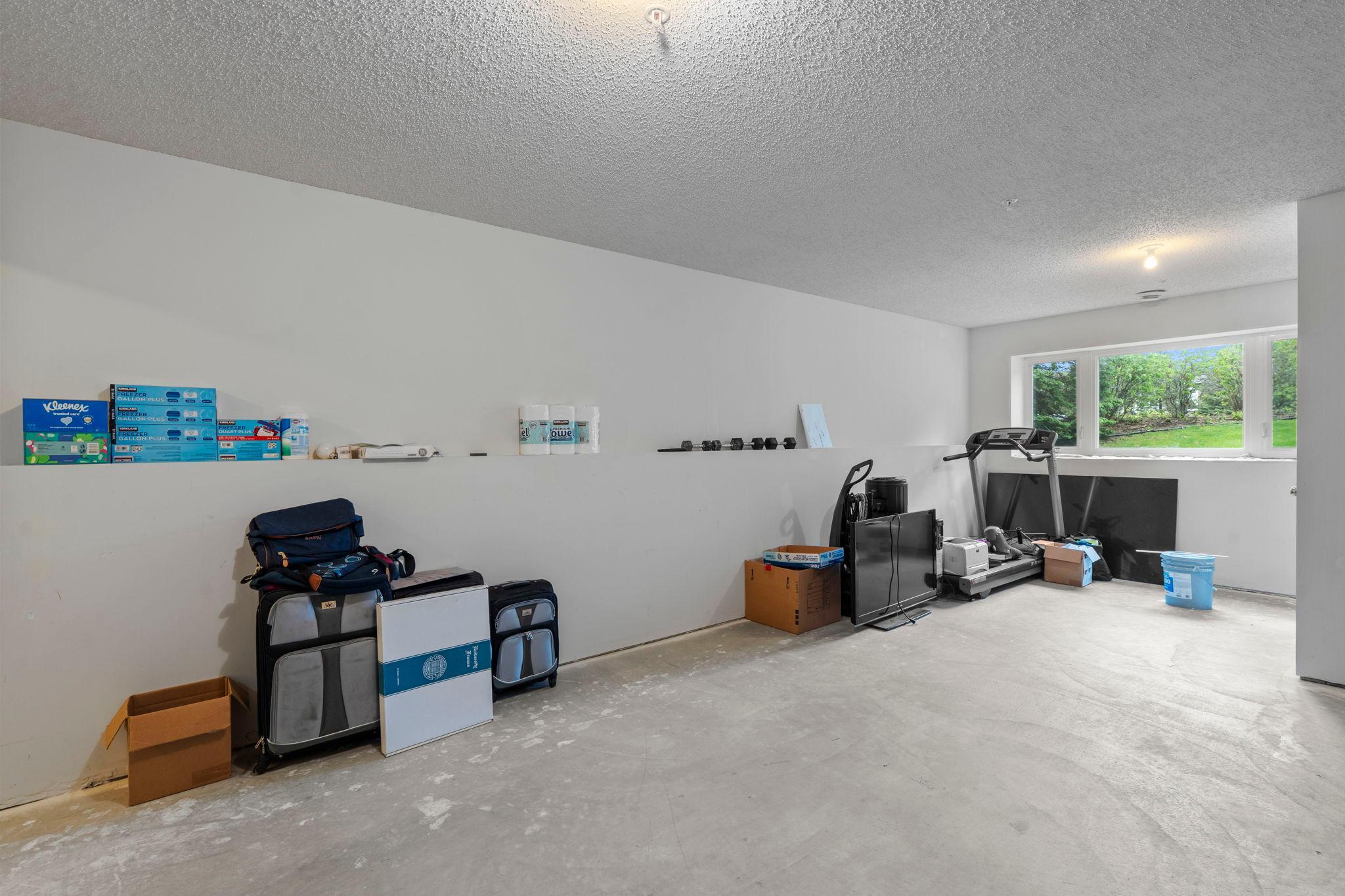 45-web-or-mls-17620 69th Pl N-239.jpg