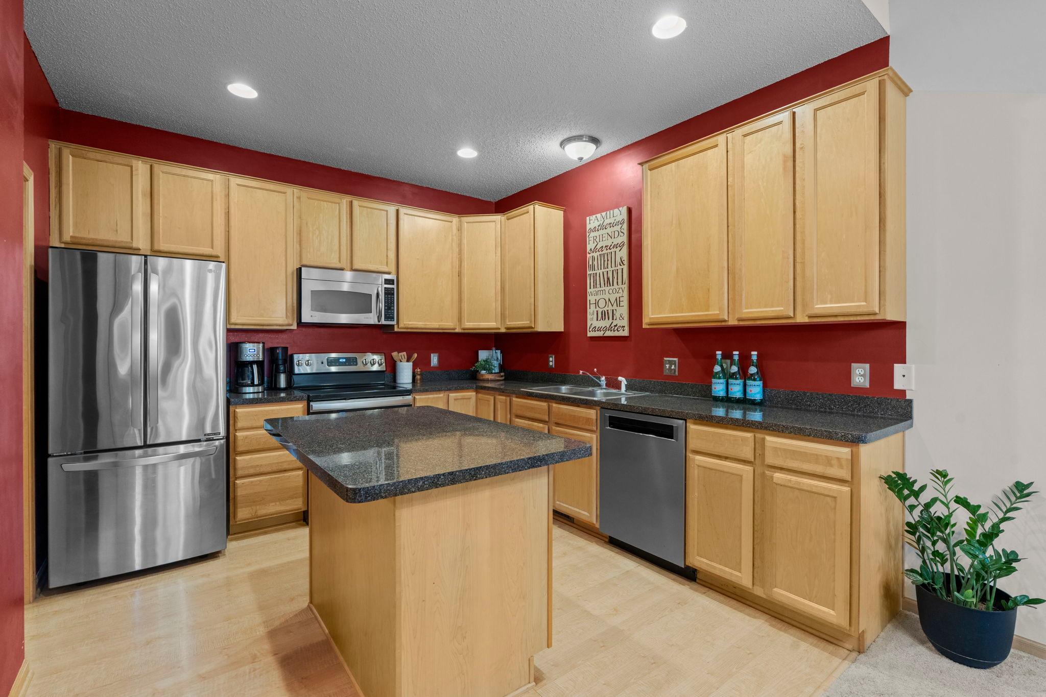 23-web-or-mls-17620 69th Pl N-129.jpg
