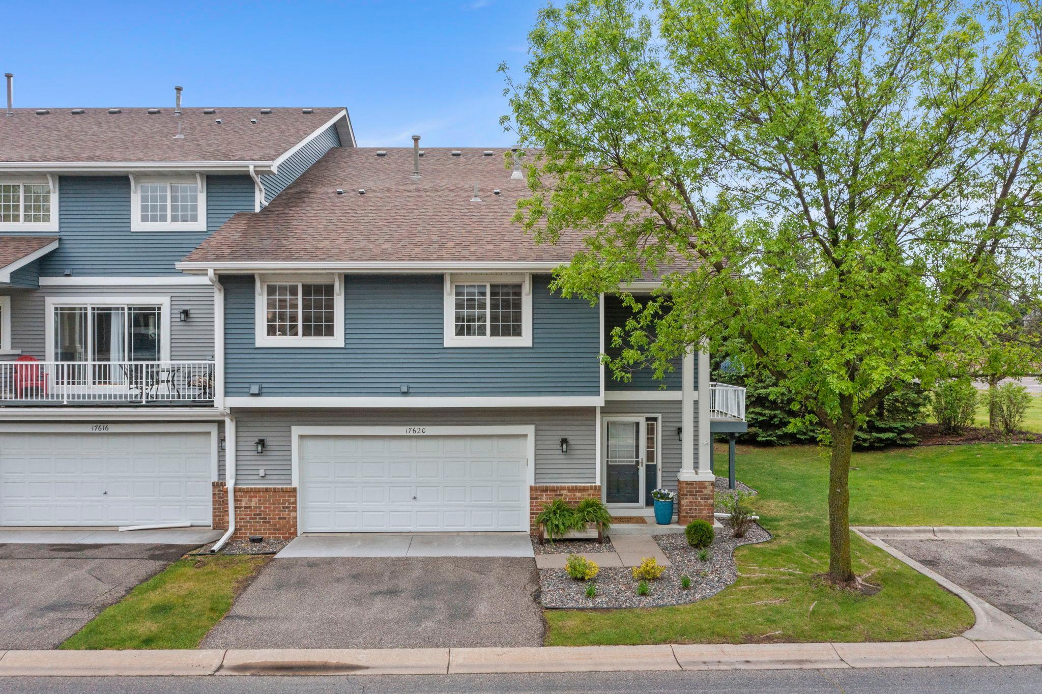 8-web-or-mls-17620 69th Pl N-15.jpg