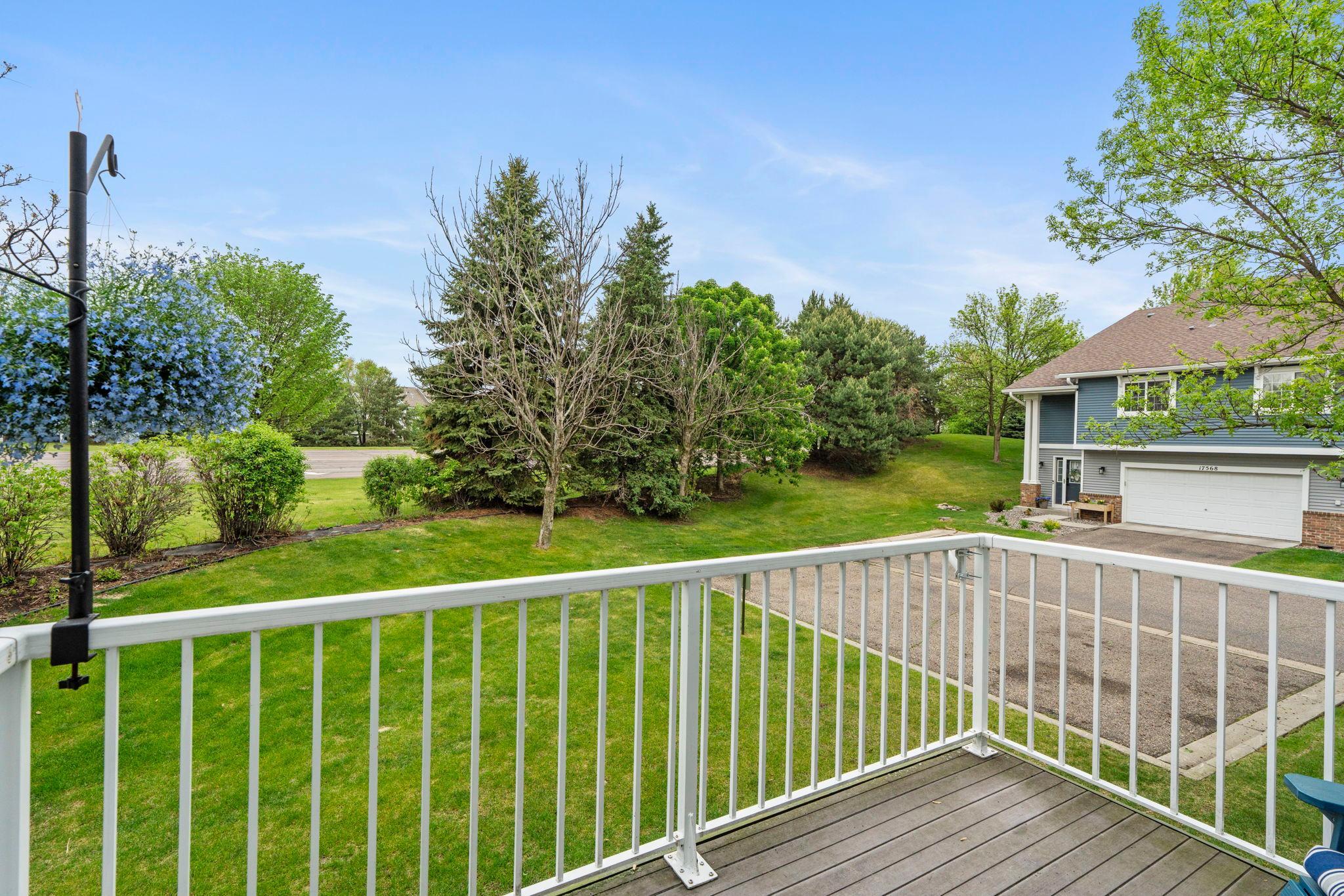 51-web-or-mls-17620 69th Pl N-102.jpg
