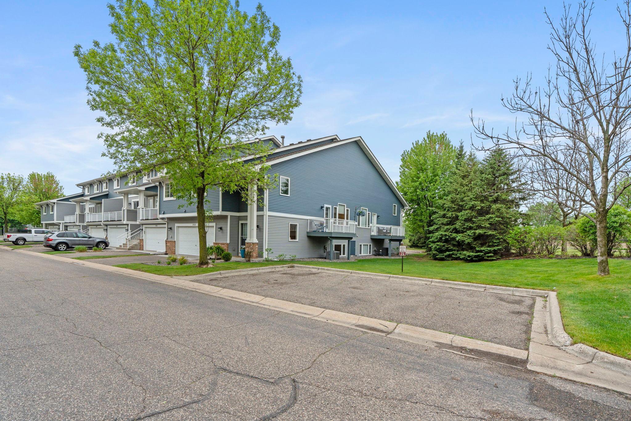 10-web-or-mls-17620 69th Pl N-47.jpg