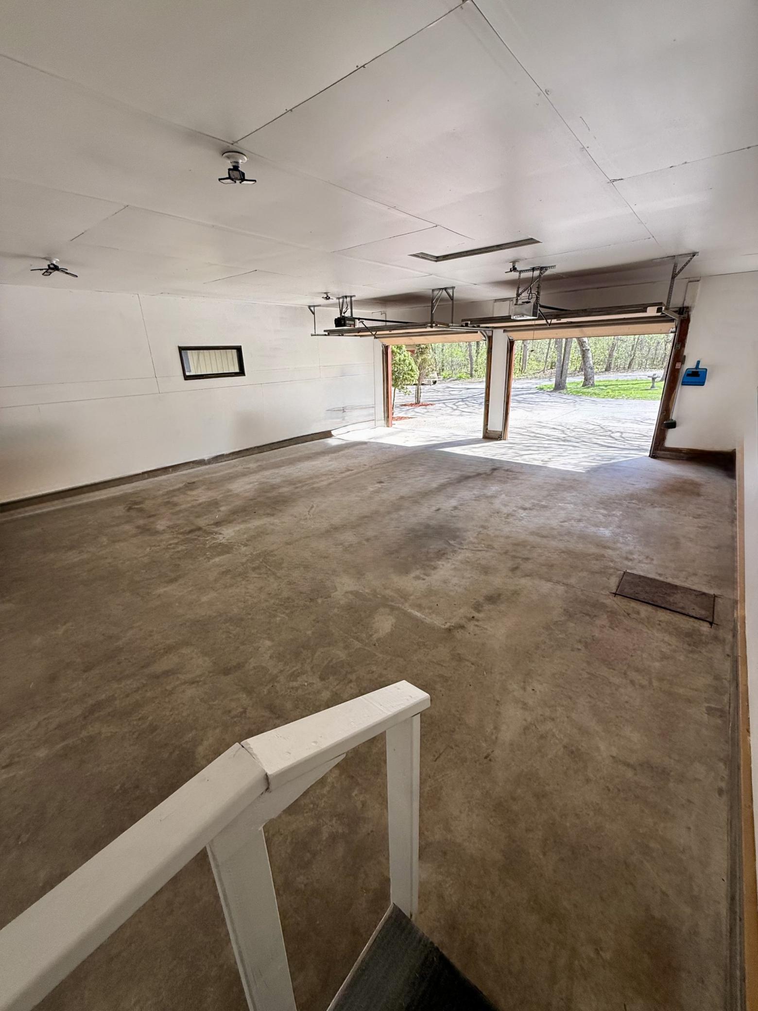 Garage 2.jpg