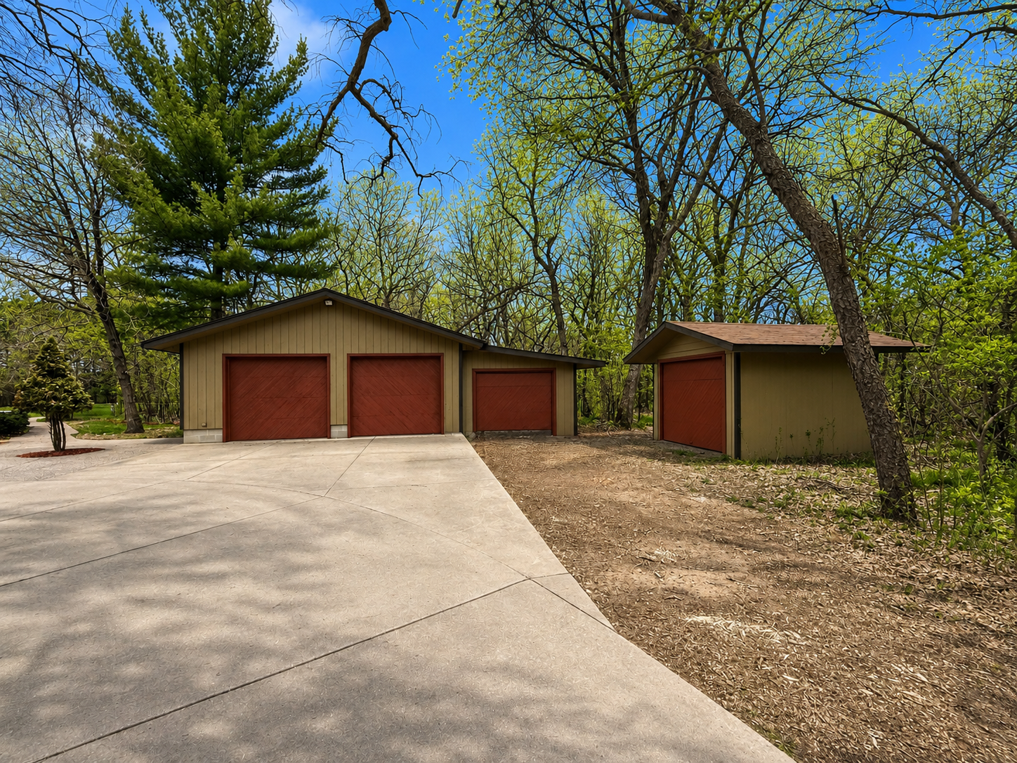 Detached garage.png