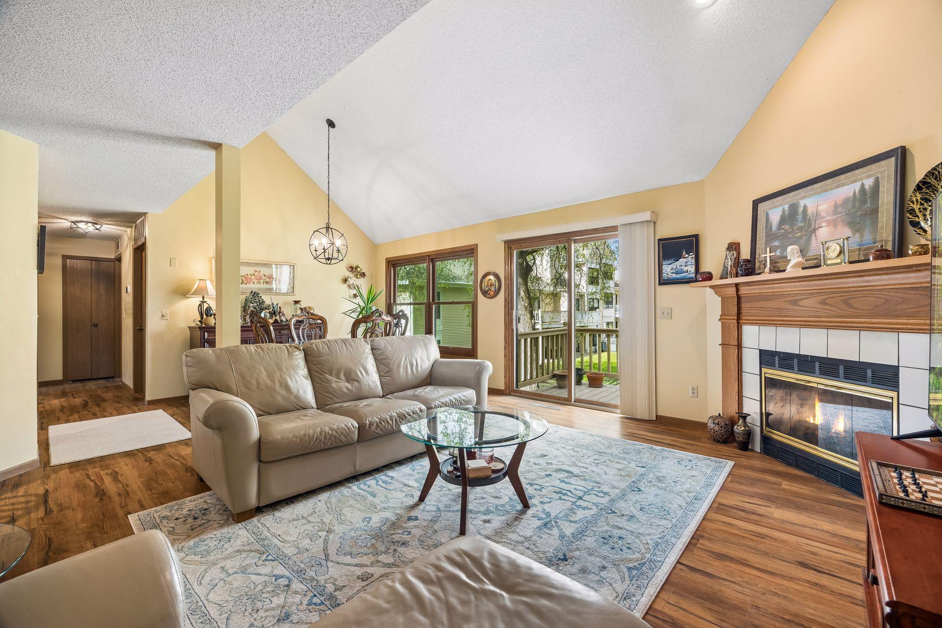 Living Room, Patio Door to Deck