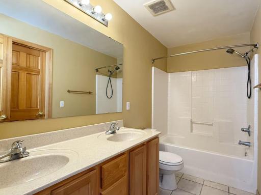 1842 111th Avenue NE, Minneapolis, MN 55449