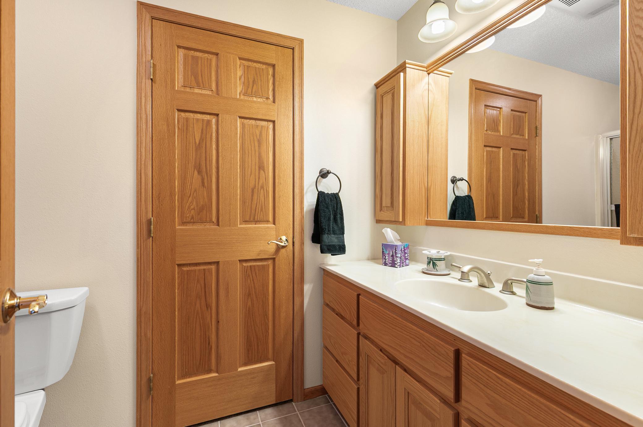 Loft Full Bathroom