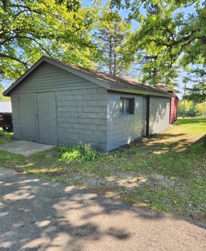 Outbuilding (2nd Garage)