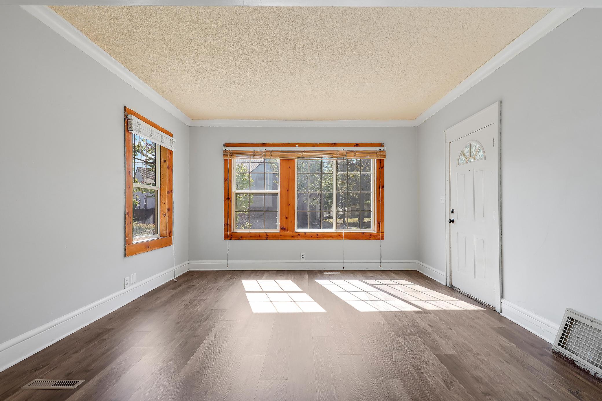 Living Room.jpg