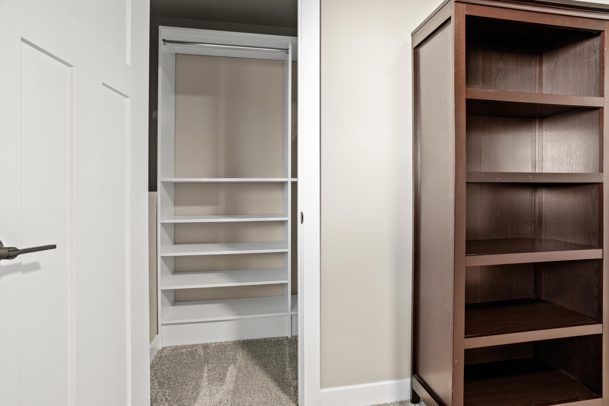 bed 3 closet