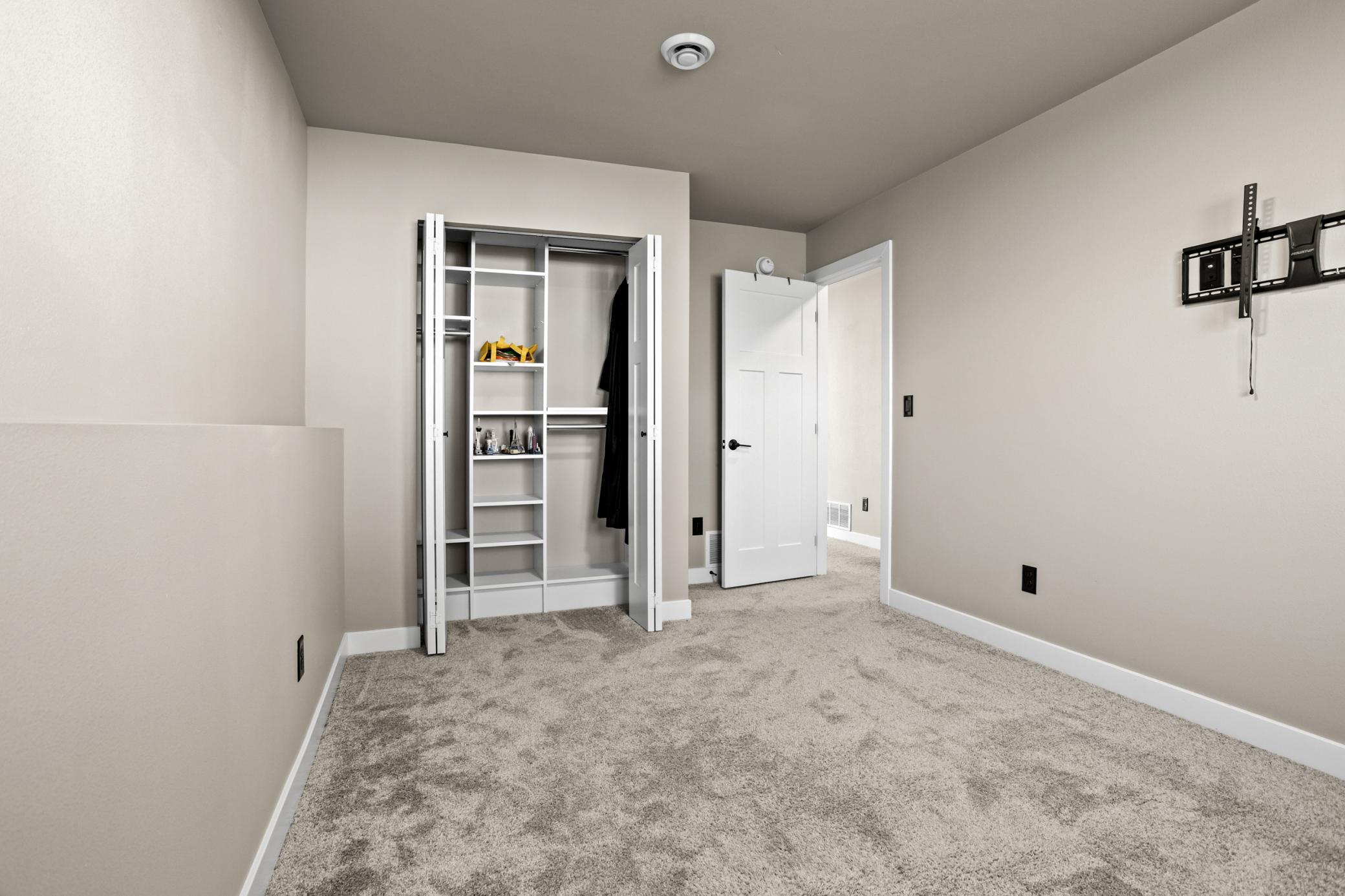 bedroom 4 closet