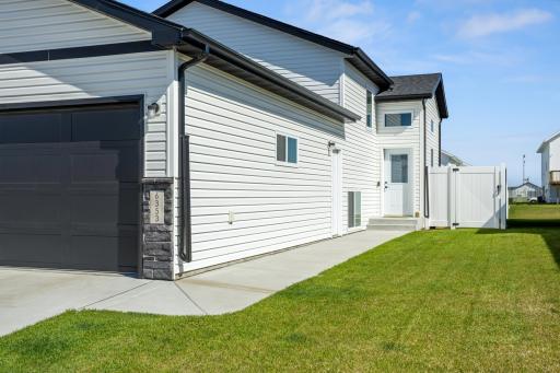 6353 83rd Avenue S, Horace, ND 58047