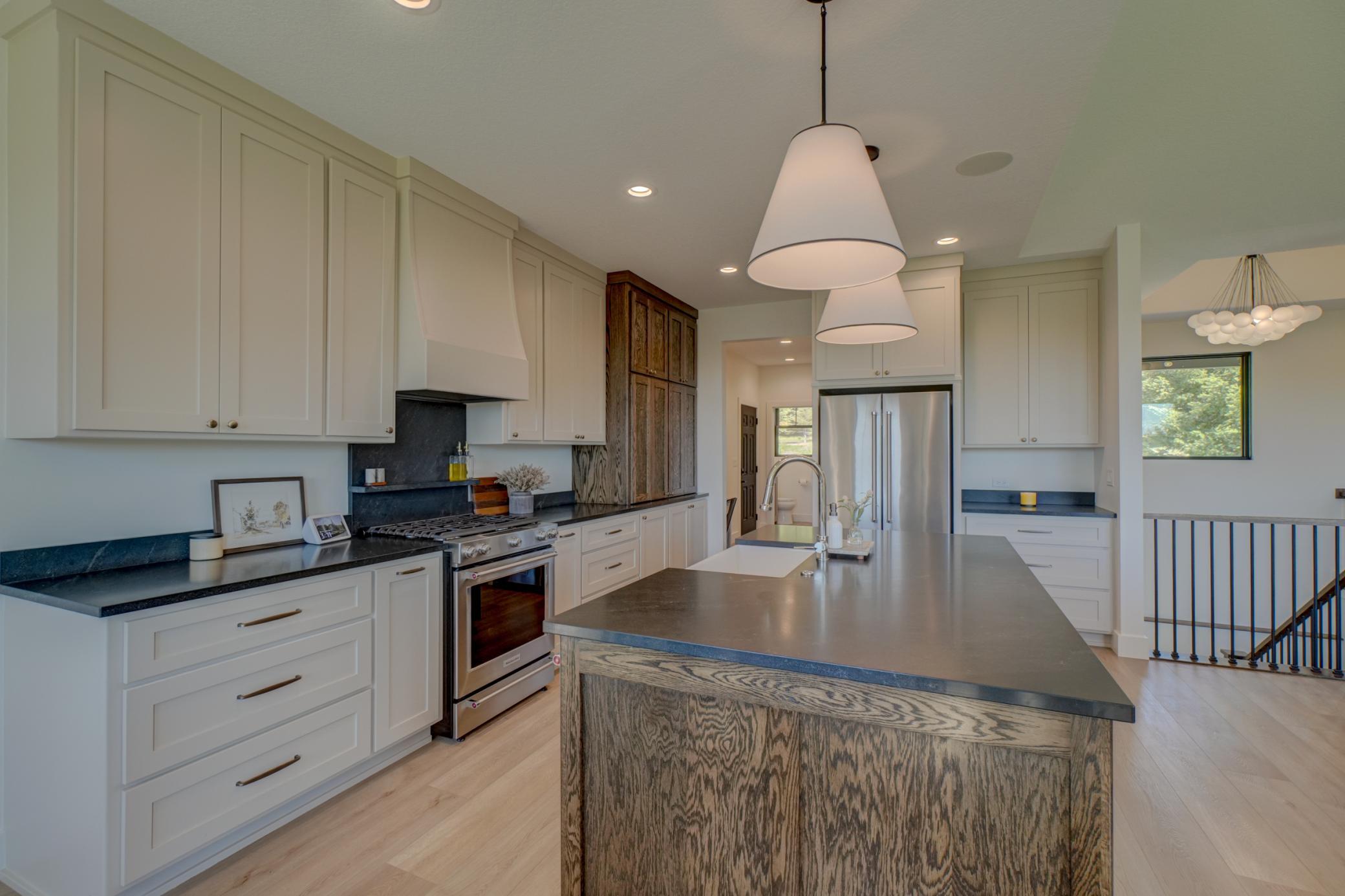 908 Gavin Pass-51.jpg