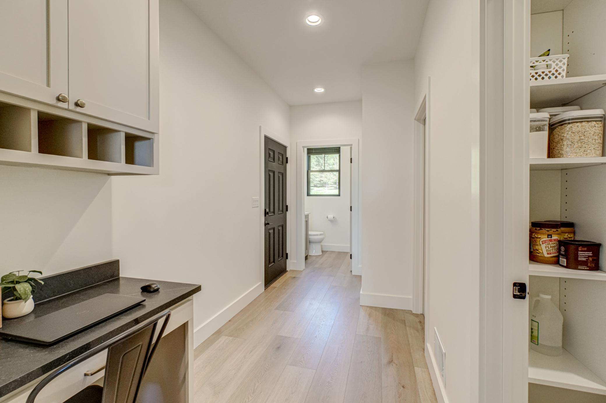 908 Gavin Pass-58.jpg