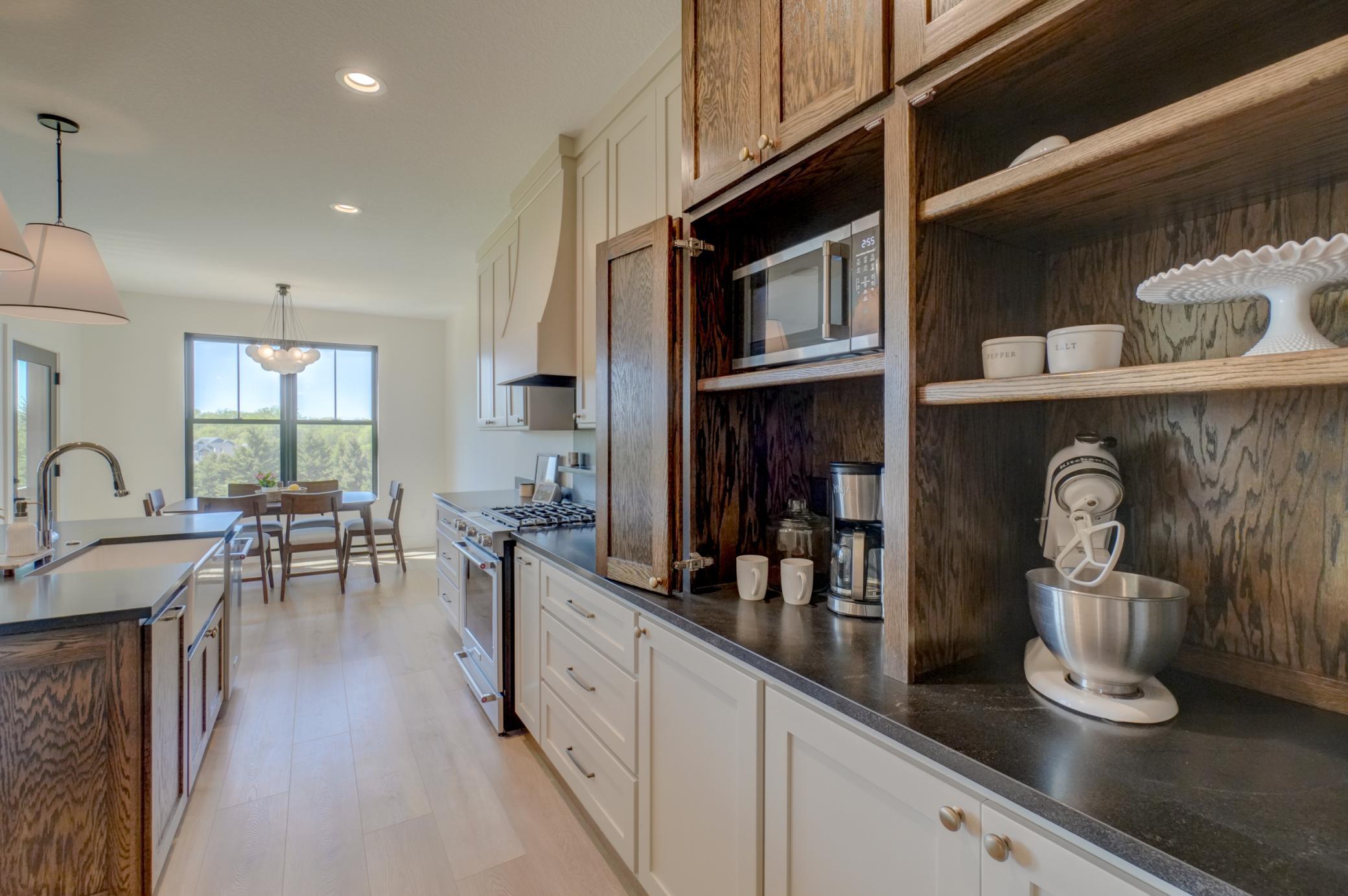 908 Gavin Pass-24.jpg