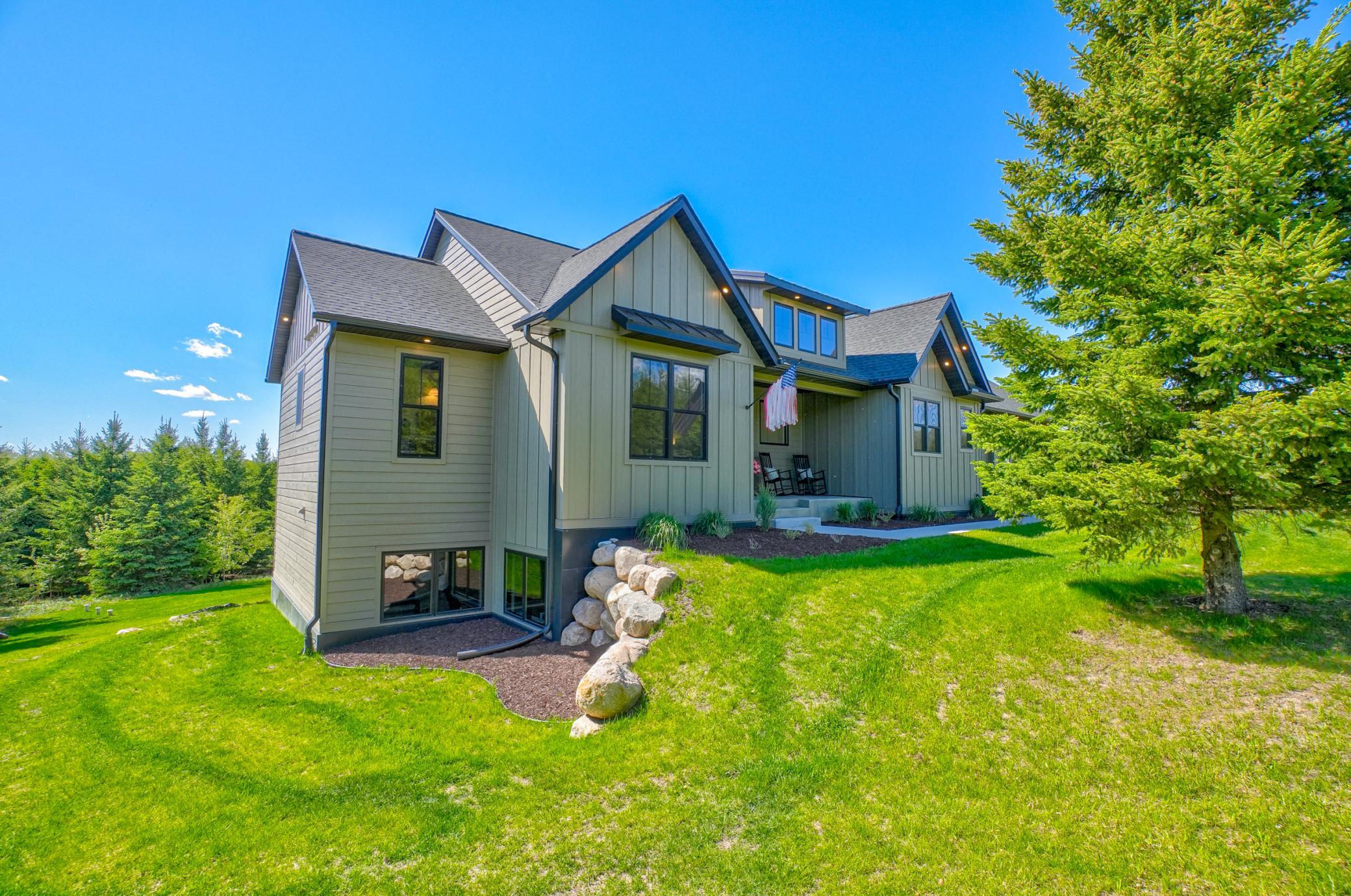 908 Gavin Pass-119.jpg