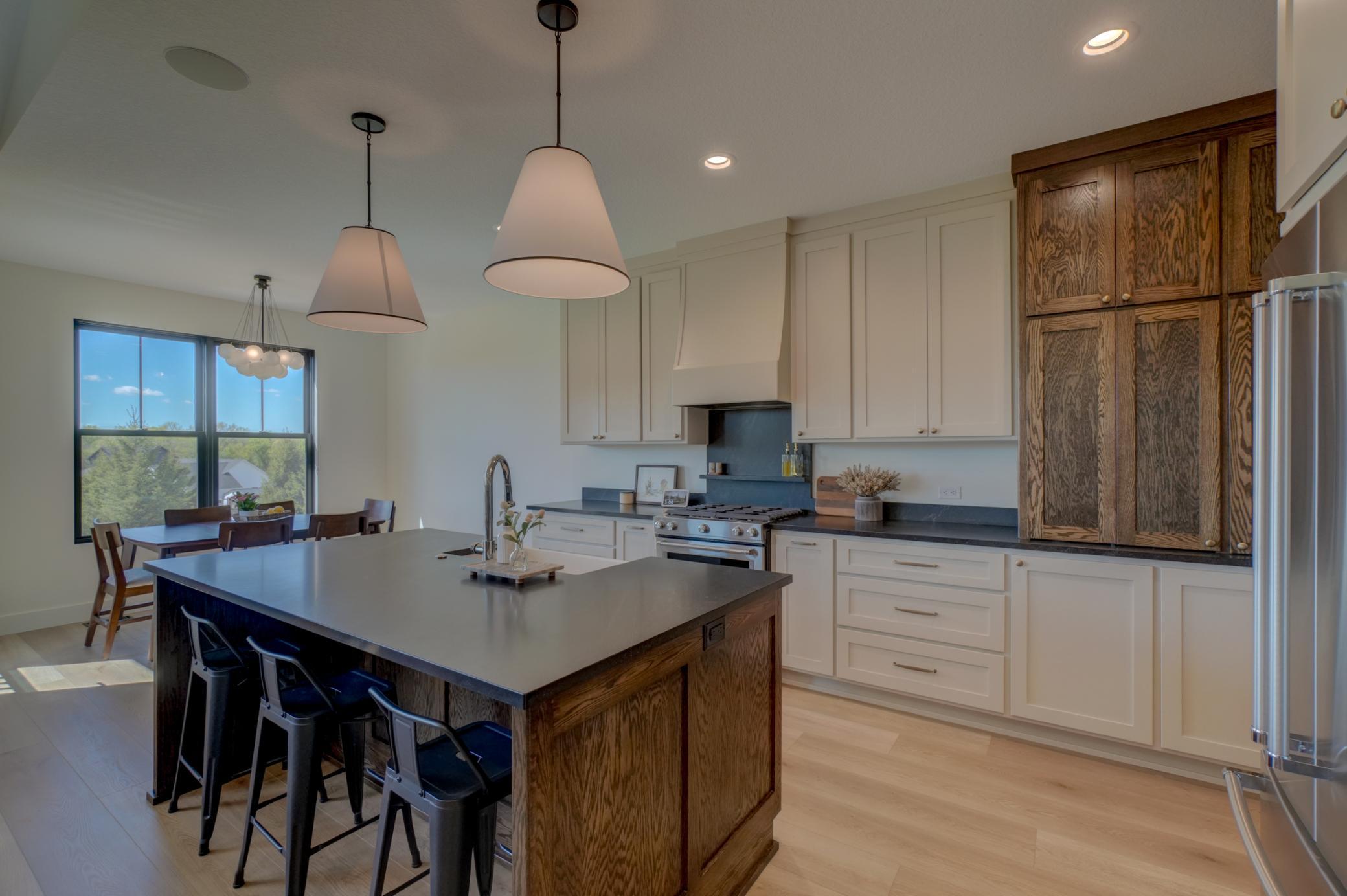908 Gavin Pass-41.jpg