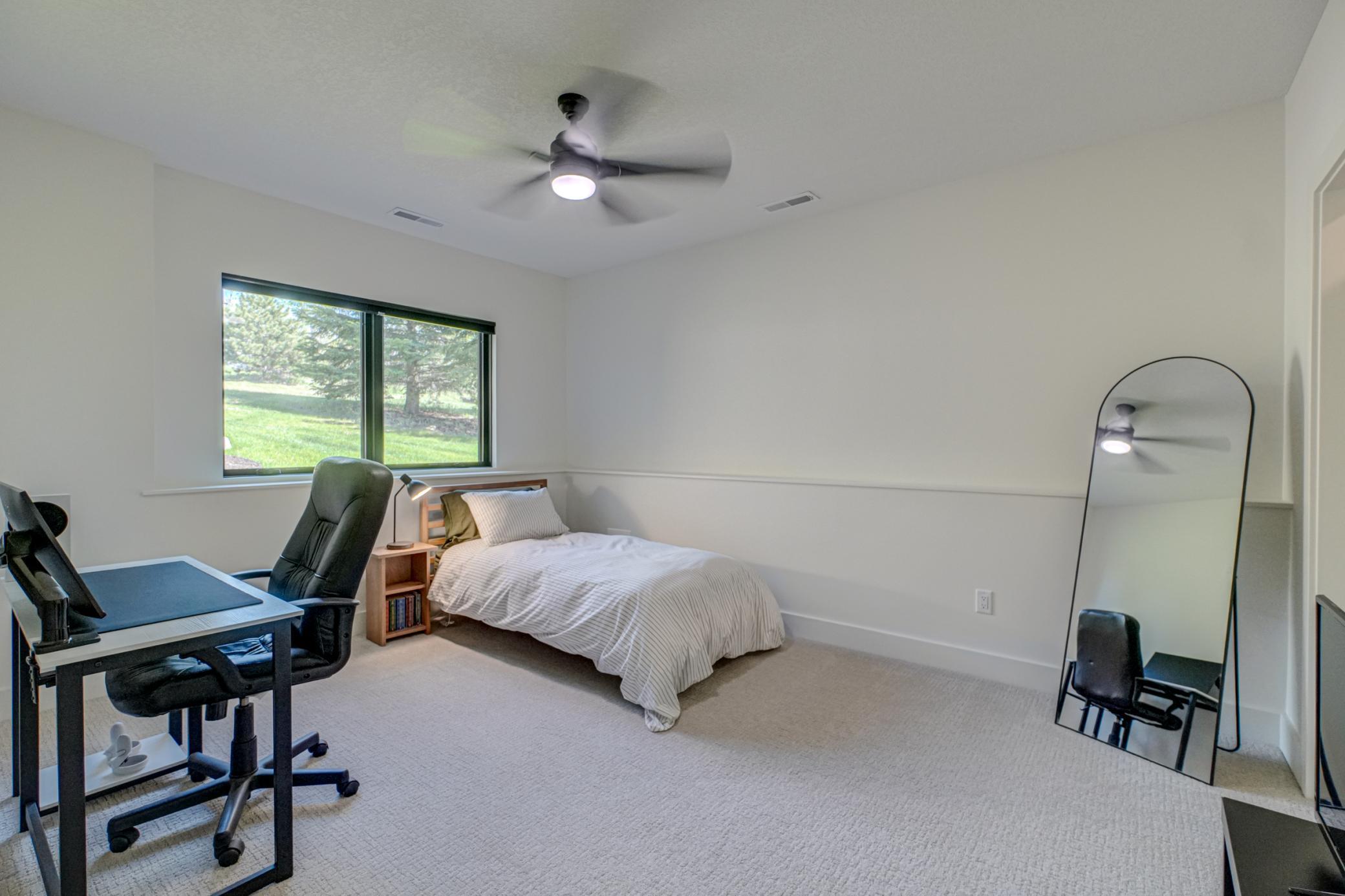 908 Gavin Pass-94.jpg