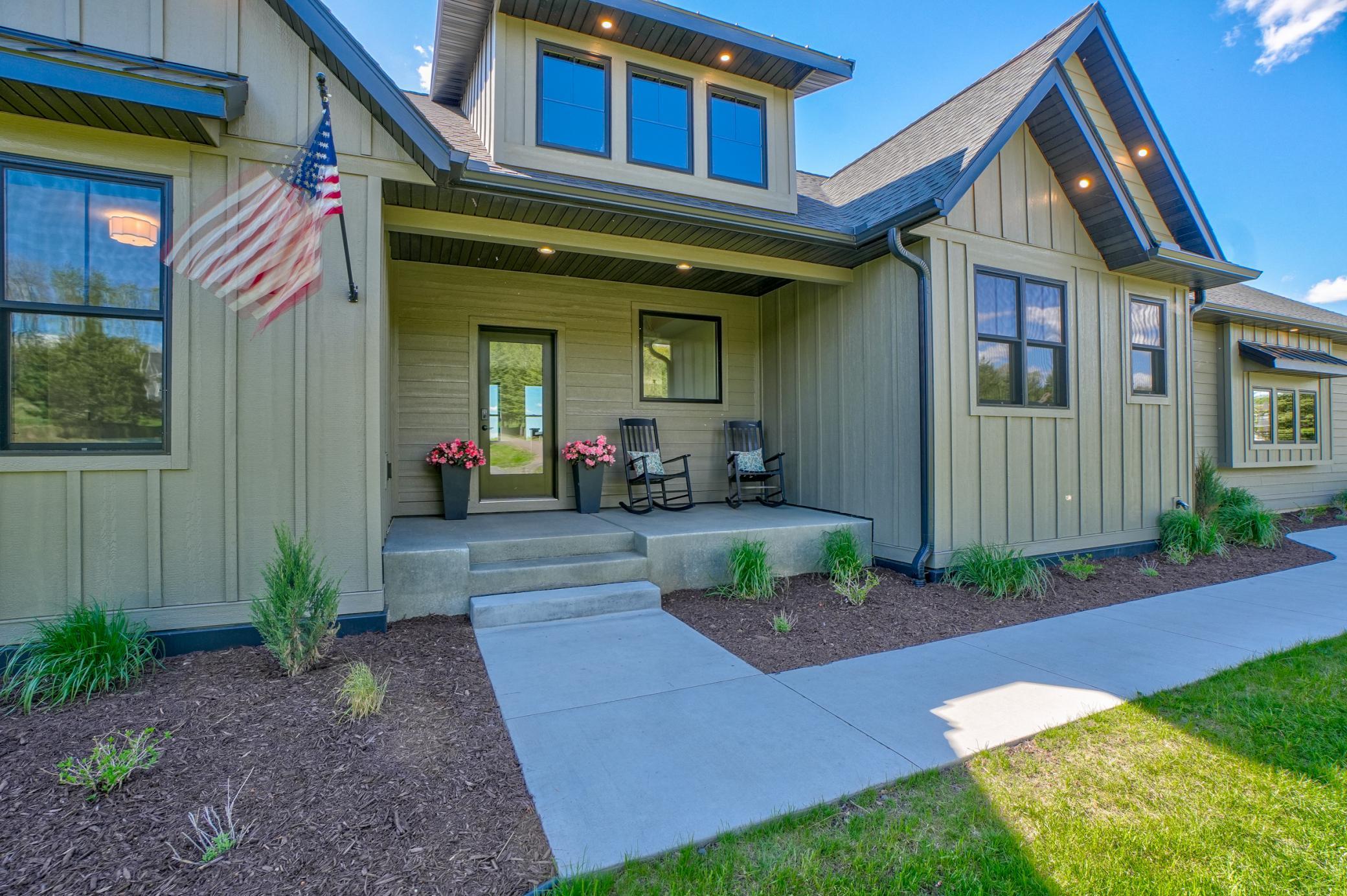 908 Gavin Pass-13.jpg