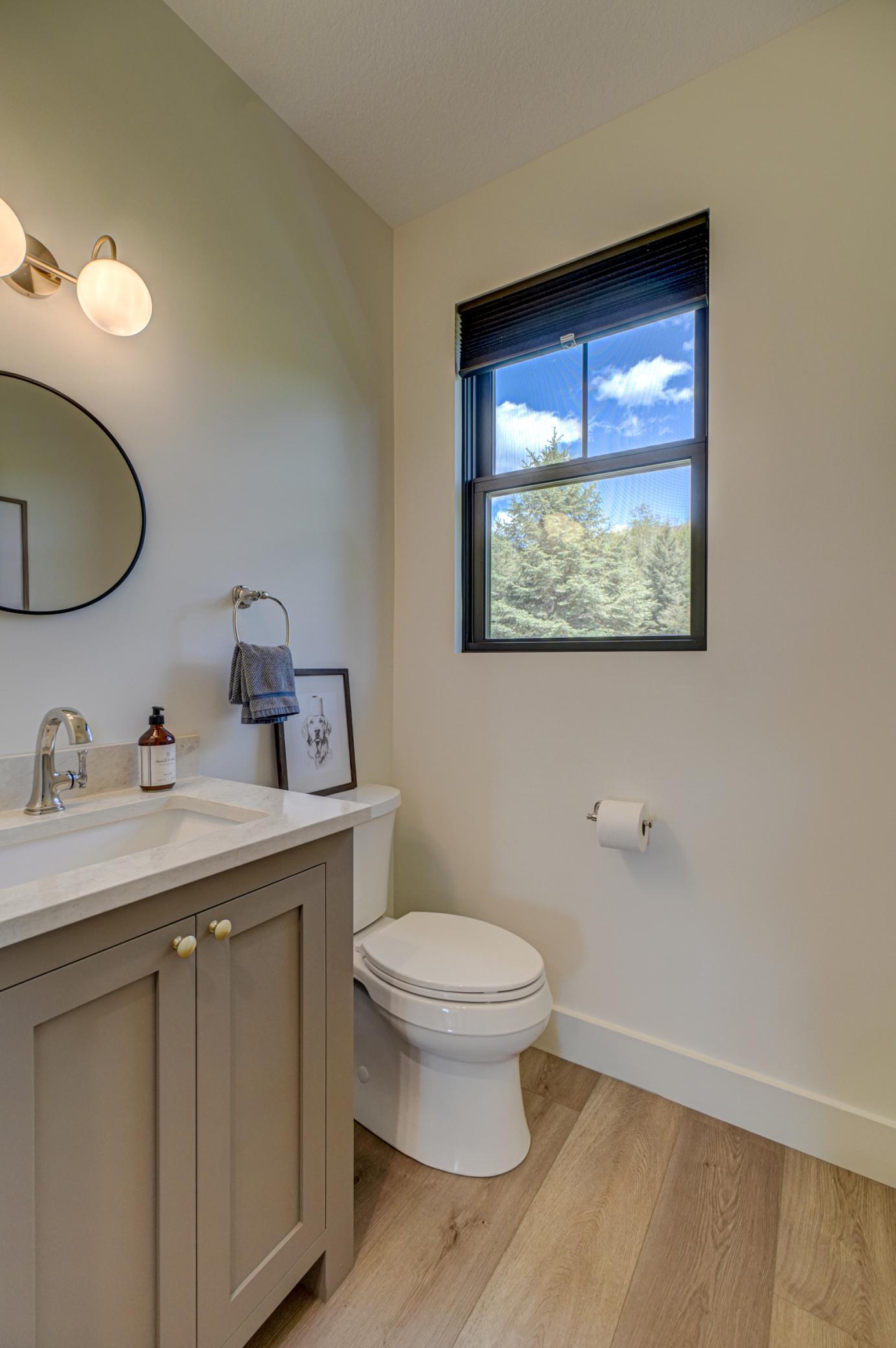908 Gavin Pass-61.jpg