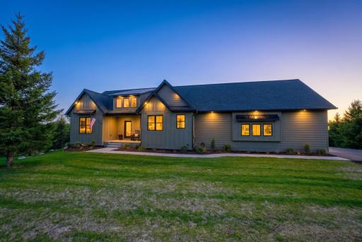 908 Gavin Pass, Hudson, WI 54016