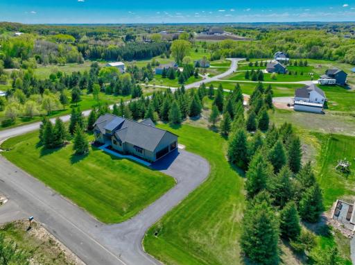 908 Gavin Pass, Hudson, WI 54016