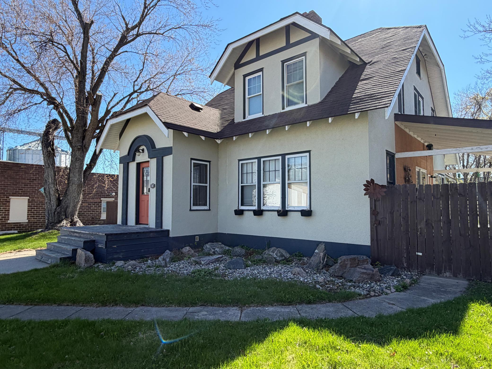 207 S Johnson Avenue, Fosston, MN 56542