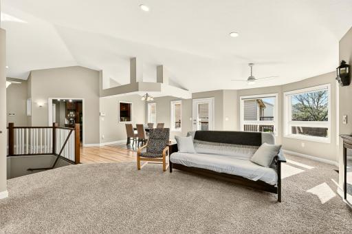 3304 Lakeridge Lane NW, Rochester, MN 55901