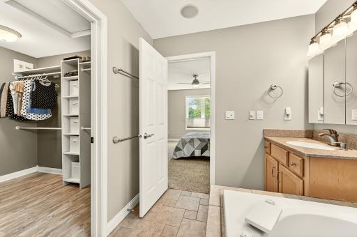 3304 Lakeridge Lane NW, Rochester, MN 55901